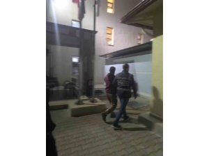 SAMANDAĞ’DA HAPİS CEZASI İLE ARANAN ŞAHIS TUTUKLANDI