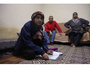 TEK ODALI EVDE HAYAT MÜCADELESİ VEREN MERYEM’İN TEK HAYALİ MAVİ BOYALI BİR ODA