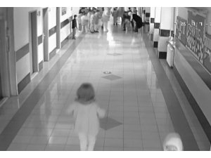 KAHRAMANMARAŞ’TA SOLUK BORUSUNA YİYECEK KAÇAN ÖĞRENCİ HEİMLİCH MANEVRASIYLA KURTARILDI