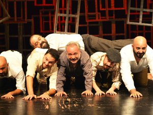 ADT'NİN ARALIK PERDESİ DOPDOLU