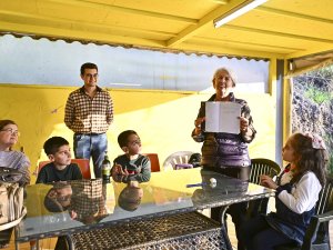 YAŞLI EVLERİ'NDE KUŞAKLAR ARASI ETKİLEŞİM ATÖLYESİ