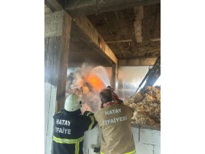 SAMANDAĞ’DA SAMANLIKTA ÇIKAN YANGIN 10 SAATTE KONTROL ALTINA ALINDI