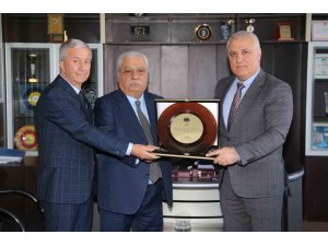 ALANYA’NIN VERGİ REKORTMENLERİNE PLAKET