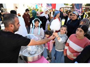 MERSİN’DE ÖZEL GEREKSİNİMLİ BİREYLER RENKLİ ATÖLYELERDE BULUŞTU