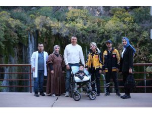 CAM KEMİK HASTASI ÇOCUĞUN HAYALİNİ SAĞLIK EKİPLERİ GERÇEKLEŞTİRDİ