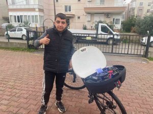 16 YAŞINDAKİ ÖZEL ÇOCUK BAYRAM EFE MÜZİK SEVGİSİNİ BİSİKLETİNE TAŞIDI