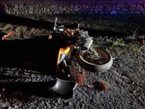 OTOMOBİLLE ÇARPIŞAN MOTOSİKLETİN SÜRÜCÜSÜ AĞIR YARALANDI