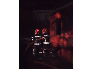 TÜPLERİN SAKLANDIĞI EV ALEV ALDI: PATLAMA ANLARI KAMERADA