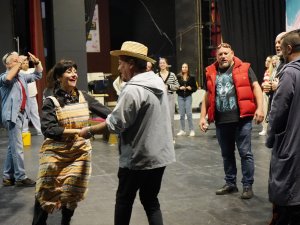 DON GİOVANNİ PERDE AÇIYOR