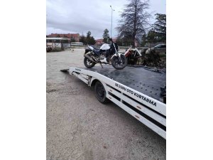 ÇOCUKLARIN MOTOSİKLET YOLCULUĞU ACI SONLA BİTTİ: 1 ÖLÜ, 1 YARALI