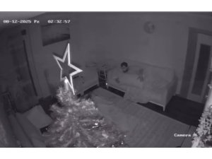 ANTALYA 4.3 İLE SALLANDI, DEPREM ANI GÜVENLİK KAMERASINA YANSIDI