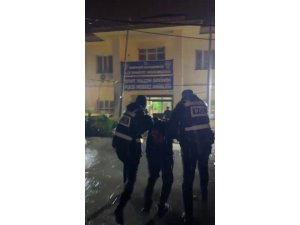 SAMANDAĞ’DA UYUŞTURUCU MADDE SATICILARI TUTUKLANDI