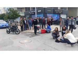 MOTOSİKLETLER KAVŞAKTA ÇARPIŞTI, 2 KİŞİ YARALANDI: KAZA ANI KAMERADA