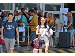 RUS VE AVRUPALI TURİSTLER YILBAŞINA ANTALYA’DA GİRECEK