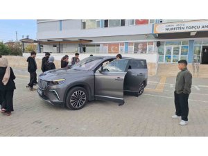 ÖĞRENCİLER TOGG’U YAKINDAN TANIDI