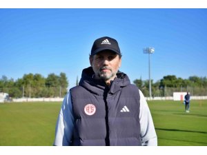 EROL BULUT: "350 MİLYON EURO DEĞERİNDEKİ TAKIMA KARŞI EN İYİ OYUNUMUZU ORTAYA KOYMALIYIZ"