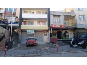 KOMŞUSUNU SOKAK ORTASINDA VURUP AĞIR YARALADI