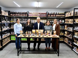 UYSAL'DAN KADIN EMEĞİNE DESTEK ÇAĞRISI