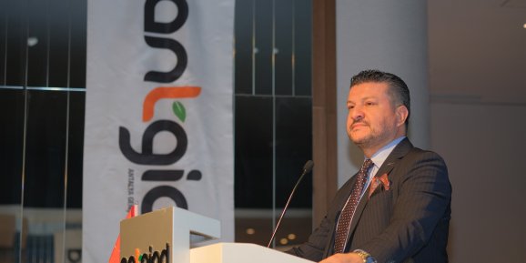 ERCAN YAVAŞ: "GELECEĞİ ŞEKİLLENDİREN BÜYÜK BİR AİLEYİZ"