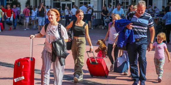 750 BİN KİŞİ YILBAŞI TATİLİNE ÇIKIYOR