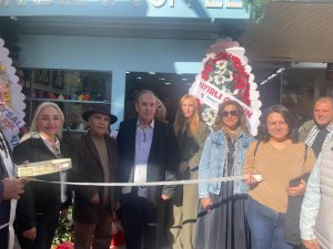 GENÇ GİRİŞİMCİ İŞYERİ AÇILIŞINI DOSTLARIYLA YAPTI