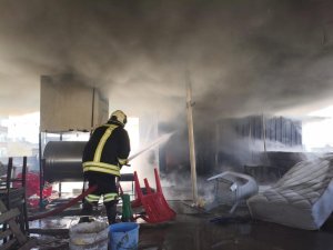 KIRIKHAN’DA EVİN ÇATI KATI ALEVLERE TESLİM OLDU