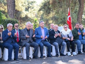 DR. BURHANETTİN ONAT KABRİ BAŞINDA ANILDI