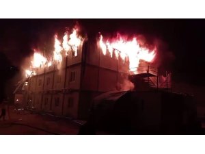 İŞÇİLERİN KALDIĞI KONTEYNER ALEVLERE TESLİM OLDU