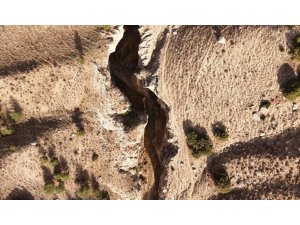 SERENÇAY KANYONU VE TEKE SARAYI DOĞAL GÜZELLİĞİYLE GEÇMİŞE IŞIK TUTUYOR