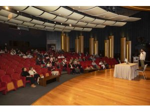 KÜLTÜR POLİTİKALARI SEMİNERİ MERSİN’İN SANAT HAFIZASINA IŞIK TUTTU