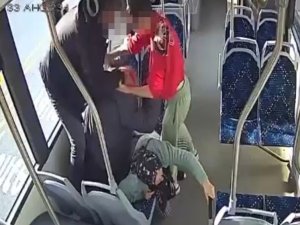 OTOBÜSTE DARBEDİLEN YAŞLI ÇİFT DAVASINDA, SANIĞIN 2 YIL HAPİS CEZASI YAŞI KÜÇÜK OLDUĞU İÇİN DÜŞÜRÜLDÜ