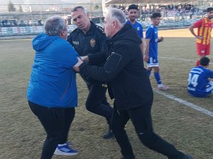 MAÇTA ARBEDE ÇIKTI