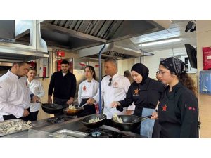 İSTİRİDYE MANTARLARI GASTRONOMİ ÖĞRENCİLERİNE TANITILDI