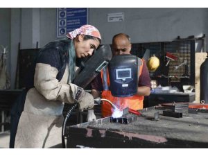 MERCEK’TE ÇELİK KAYNAK USTALARI YETİŞİYOR