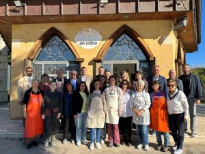 BAŞKAN TOPALOĞLU: "SERAMİK SANATINA GÖNÜL VERENLER ORTAYA ÇOK GÜZEL ESERLER ÇIKARIYOR"