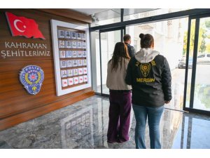 EVLERİ SOYAN HIRSIZLAR ÖNCE KAMERAYA SONRA POLİSE YAKALANDI