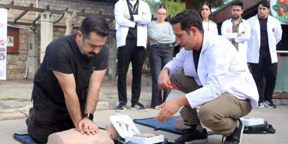 AÜ'DE YAŞAM KURTARAN EĞİTİM