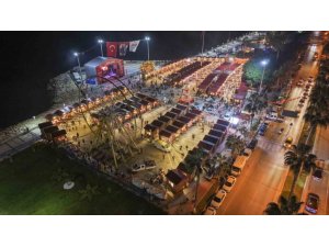 MERSİN’DE YILBAŞI PAZARI IŞIL IŞIL COŞKUYLA KAPILARINI AÇTI