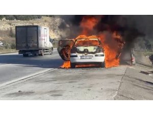 PEUGEOT MARKA OTOMOBİL ALEV TOPUNA DÖNDÜ