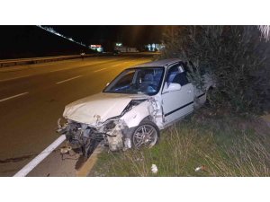 KAZA YAPAN OTOMOBİL REFÜJDE TERK EDİLMİŞ BULUNDU