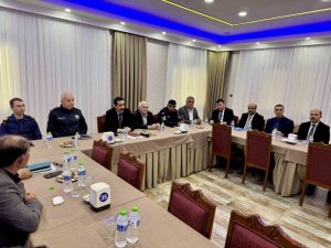 BOZYAZI’DA MUHTARLARLA İSTİŞARE TOPLANTISI