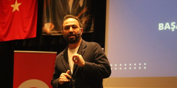 KONYSİAD'IN BU AYKİ KONUĞU DOÇ DR ÖZGÜR BOLAT OLDU