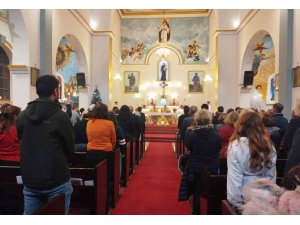 MERSİN’DE RUM ORTODOKS KİLİSESİ’NDE NOEL AYİNİ DÜZENLENDİ