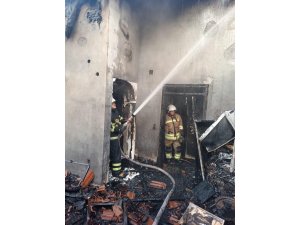 SAMANDAĞ’DA EV YANGINI