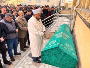 KAZADA ÖLEN NİŞANLI ÇİFT YAN YANA TOPRAĞA VERİLDİ