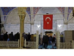 REGAİP KANDİLİ’NDE ANTALYA’DA CAMİLER DOLDU TAŞTI