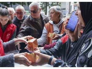 MERSİN’DE REGAİP KANDİLİNDE 15 BİN KANDİL SİMİDİ DAĞITILDI