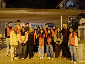 KUMLUCA’DA LİSE ÖĞRENCİLERİ 10 YILDIR YARDIMLAŞMA DUYGUSUNU CANLI TUTUYOR