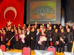 HEKİMLER KOROSU COŞTURDU