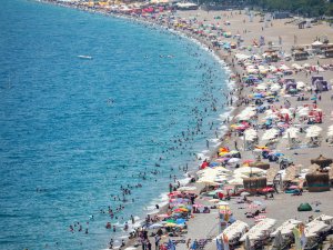 ANTALYA TURİZMİNDEN 17,5 MİLYAR DOLARLIK KATKI